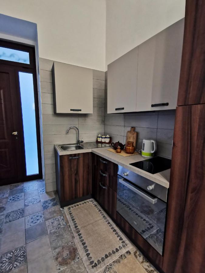 Whiteflower Apartments Бари Екстериор снимка