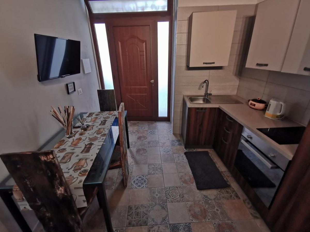 Whiteflower Apartments Бари Екстериор снимка