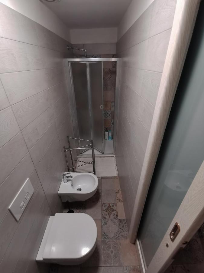 Whiteflower Apartments Бари Екстериор снимка