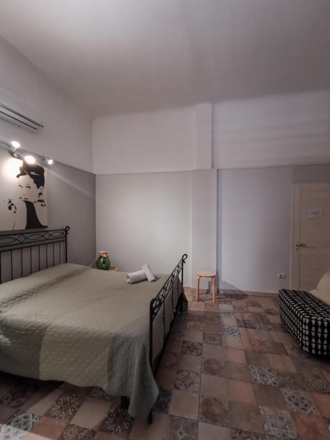 Whiteflower Apartments Бари Екстериор снимка