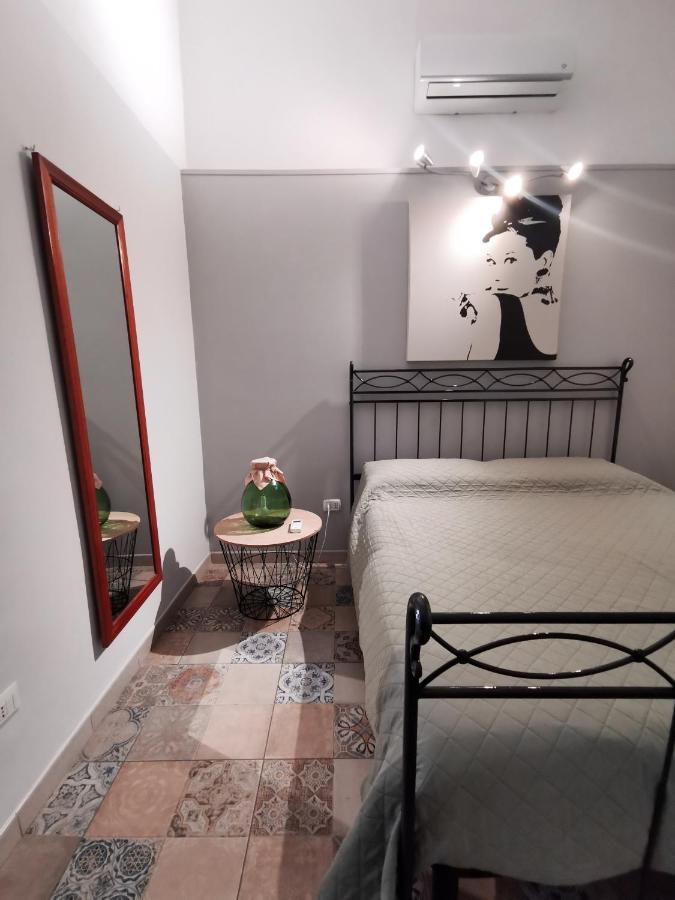Whiteflower Apartments Бари Екстериор снимка