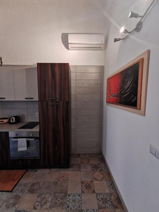 Whiteflower Apartments Бари Екстериор снимка