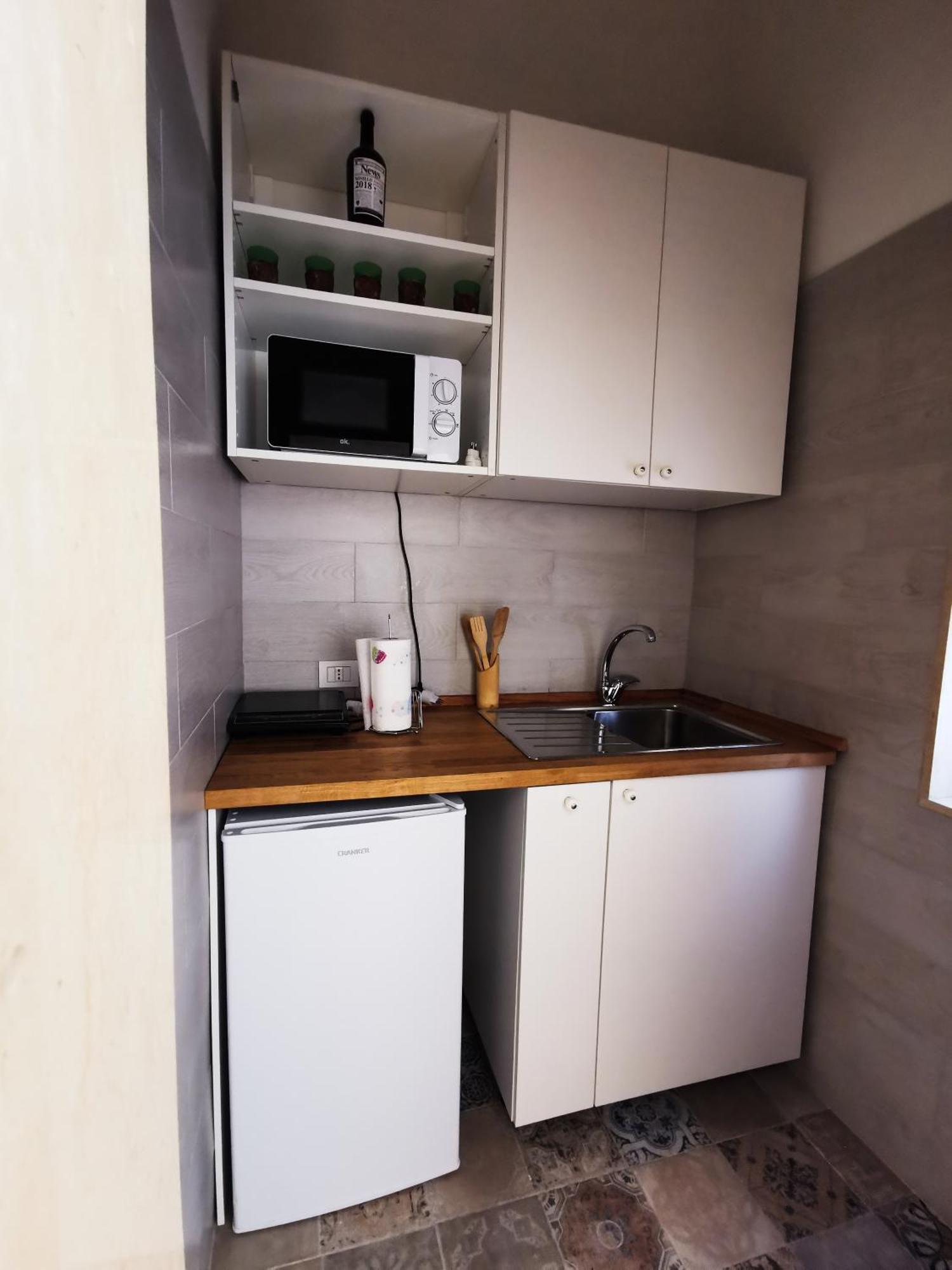 Whiteflower Apartments Бари Стая снимка